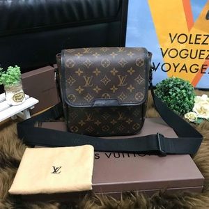 ❗️SOLD❗️Authentic Louis vuitton Bus macassar PM